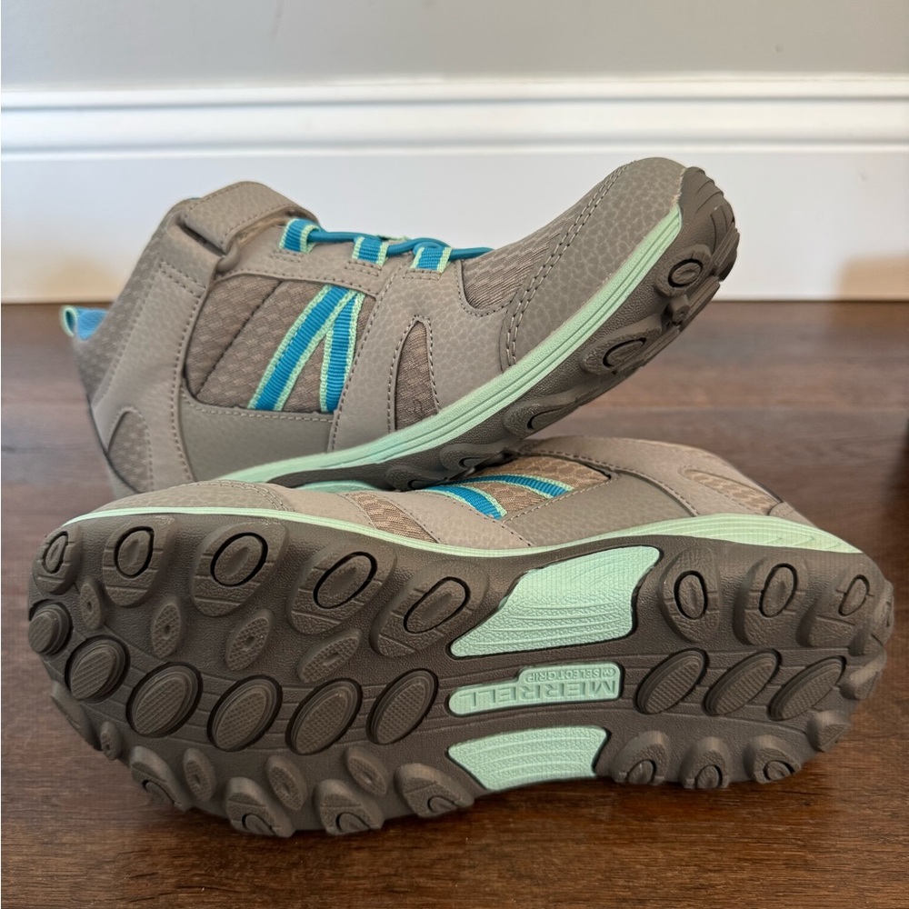 EUC - Merrell Outback Mid hiking shoes in blue and gray